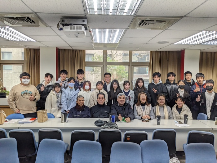 園藝暨生物技術學系舉辦「李秀燕系友紀念獎助學金」頒發典禮_27 位大一新生獲得系友獎助及關懷圖片