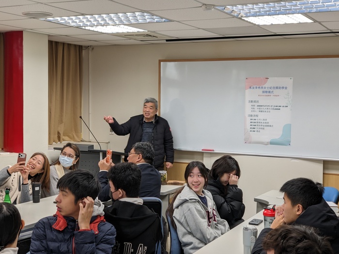 園藝暨生物技術學系舉辦「李秀燕系友紀念獎助學金」頒發典禮_27 位大一新生獲得系友獎助及關懷圖片