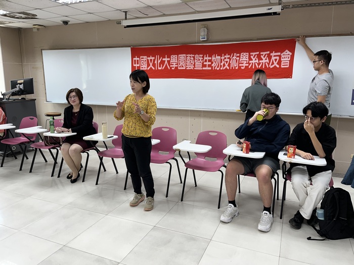 系友返校交流　深化在校生產業視野與職涯連結圖片