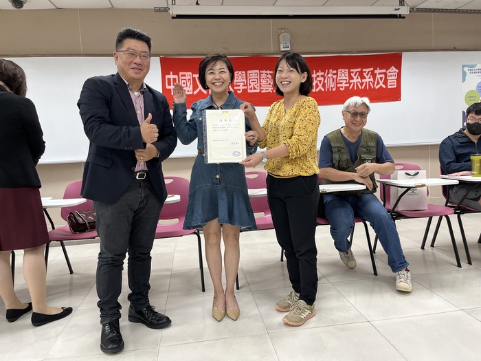 系友返校交流　深化在校生產業視野與職涯連結圖片